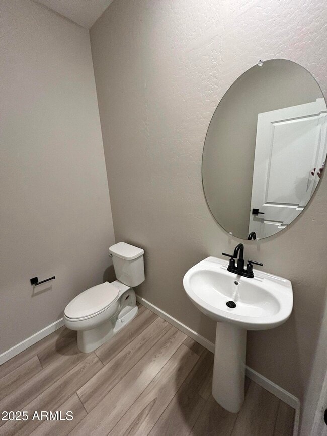 Building Photo - 740 E Lark St