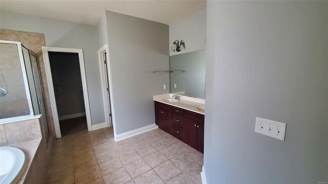 Building Photo - 9765 Helmsley Cir