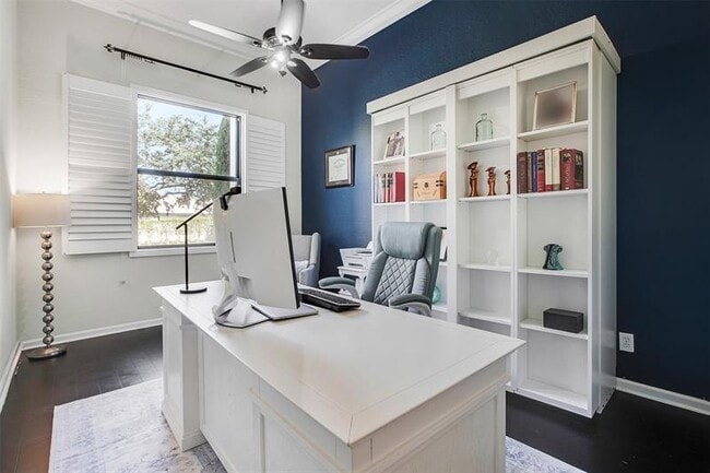 Building Photo - 10918 NW 56th Ct