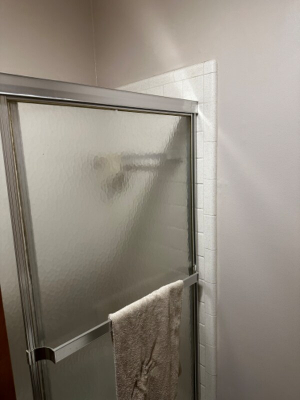 Building Photo - 2168 Meadowlawn Dr