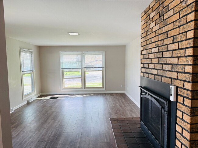 Building Photo - Dog Friendly 4 Bedroom - Billings West End