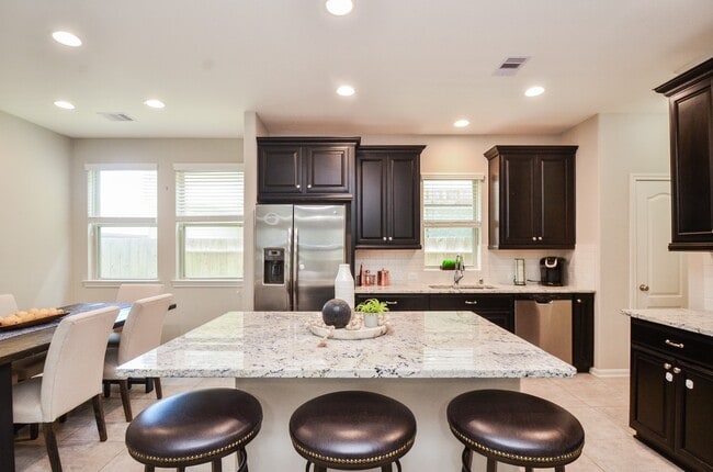 Building Photo - 1627 Summer City Dr