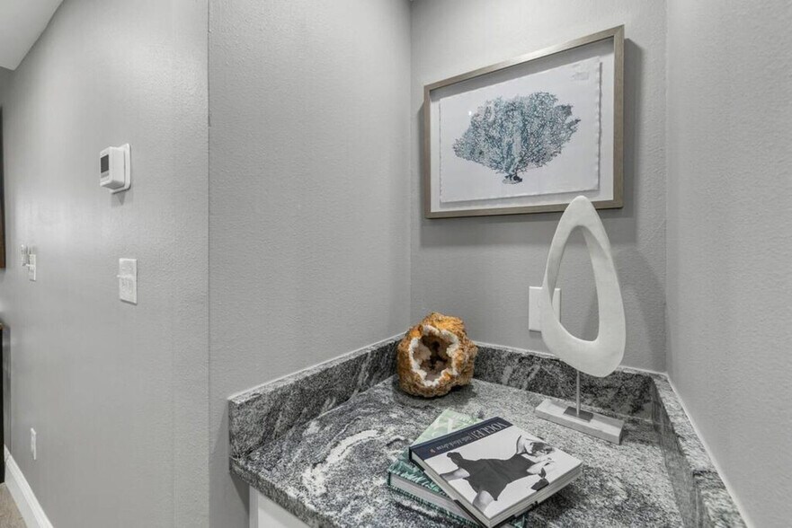 Building Photo - 343 Gulf Shore Dr