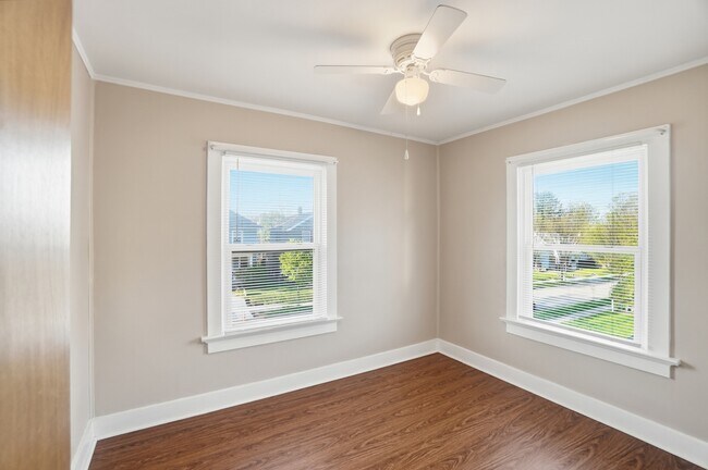 Building Photo - 1033 Forest Ave