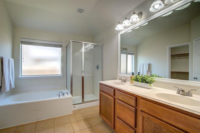 Building Photo - 2011 Zavala Dr