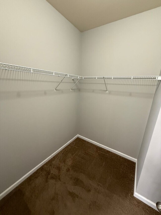 Building Photo - 1434