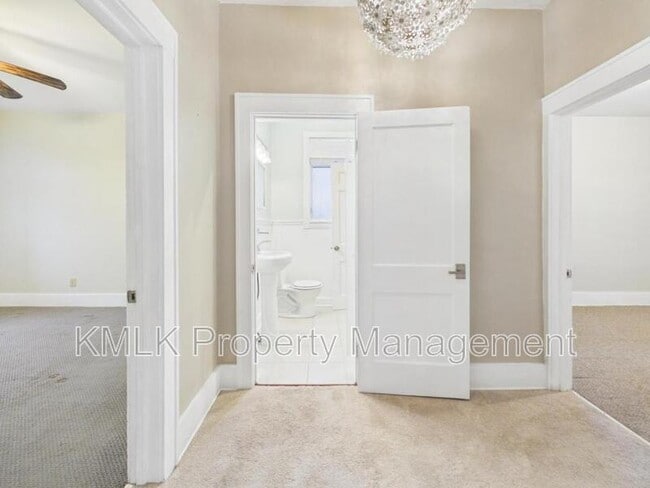 Building Photo - 1238 Sawyer Ave