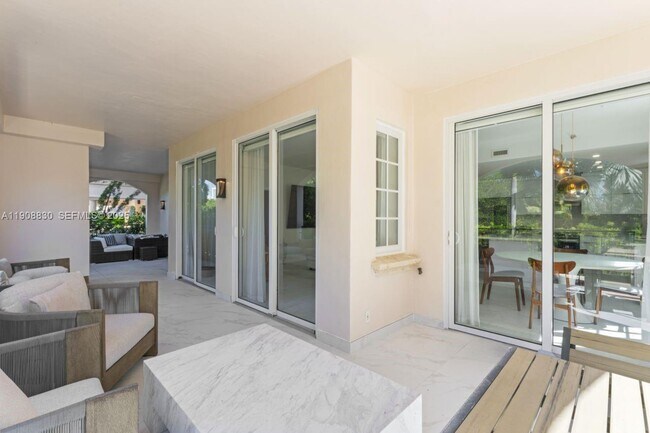 Building Photo - 19217 Fisher Island Dr