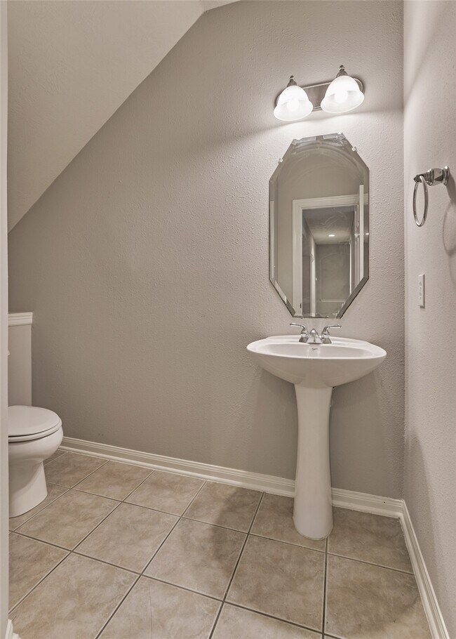 Building Photo - 7 Raindance Ct