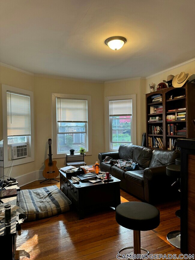 Primary Photo - 27 Forest St