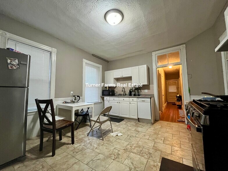 Building Photo - 12 Bucknam St