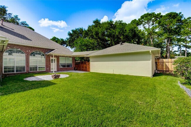 Building Photo - 8803 Memorial Creek Dr