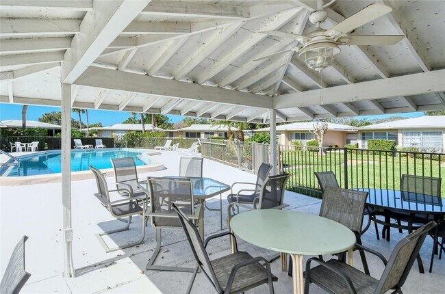 Building Photo - 3507 Pinecrest St