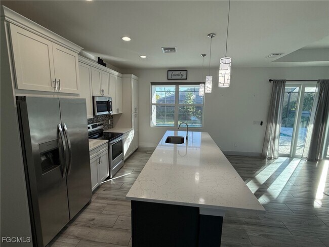 Building Photo - 4627 Agualinda Blvd