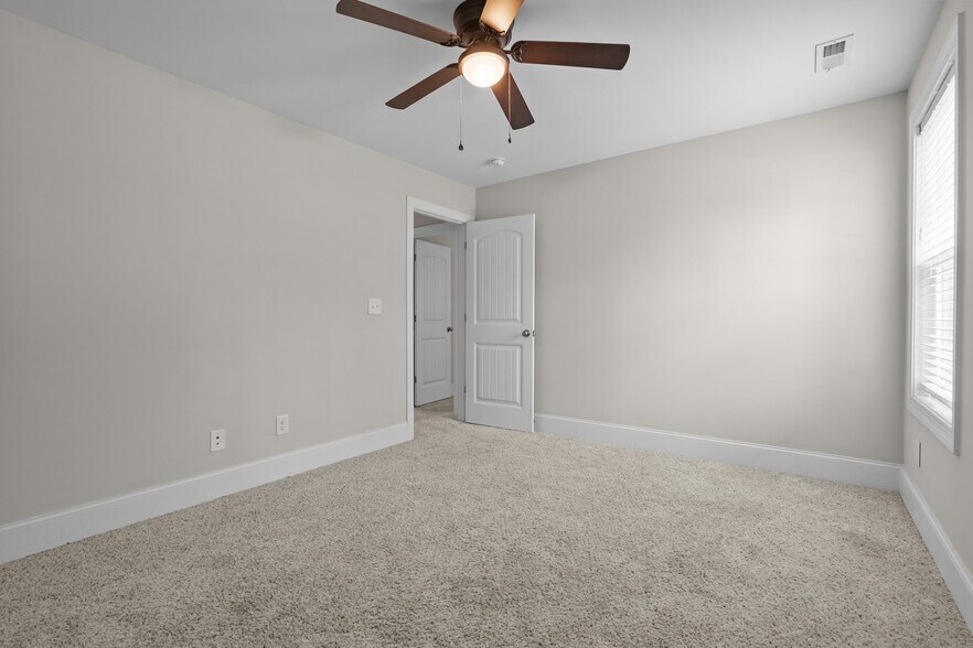 Building Photo - 830 Winston Pines Dr