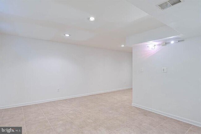 Building Photo - 9110 Autumn Oak Ct