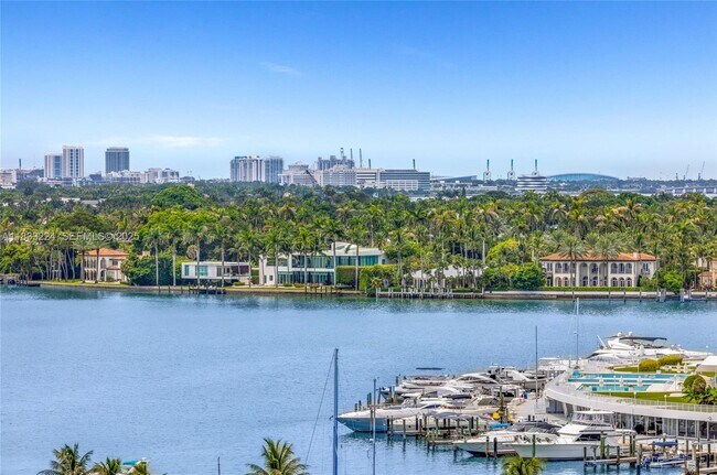 Building Photo - 580 72nd St