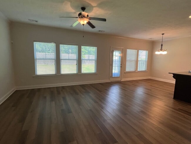 Building Photo - 742 Kensey Park Ln