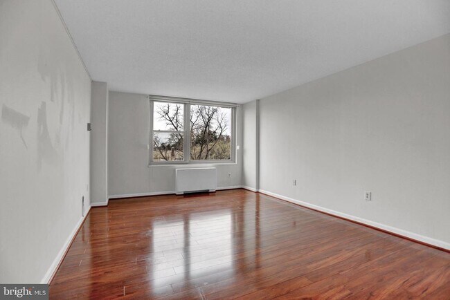 Building Photo - 4401 Roland Ave