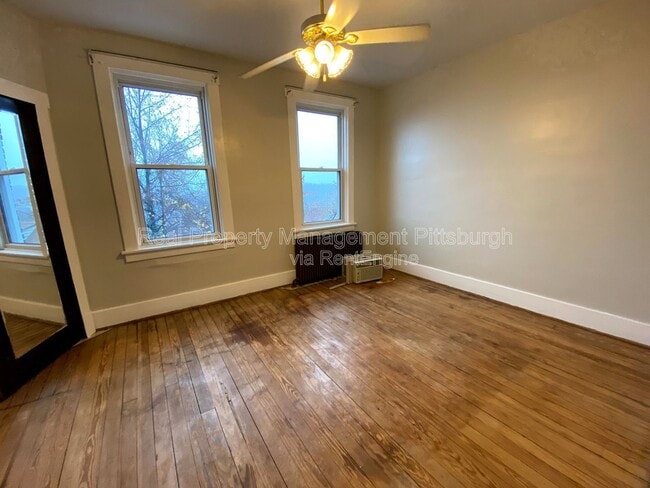 Building Photo - 318 Kaercher St