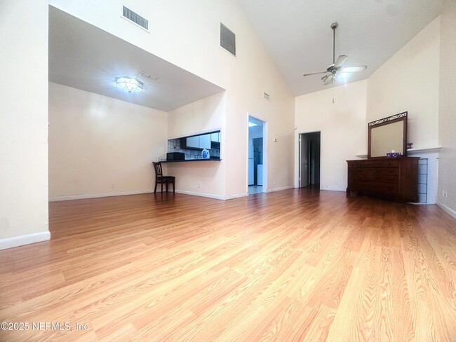 Building Photo - 4835 Kingsmeadow Ln
