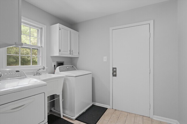 Building Photo - 4203 Maple Tree Ct