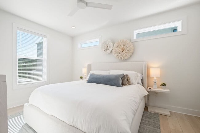 Building Photo - 31 Sarah St