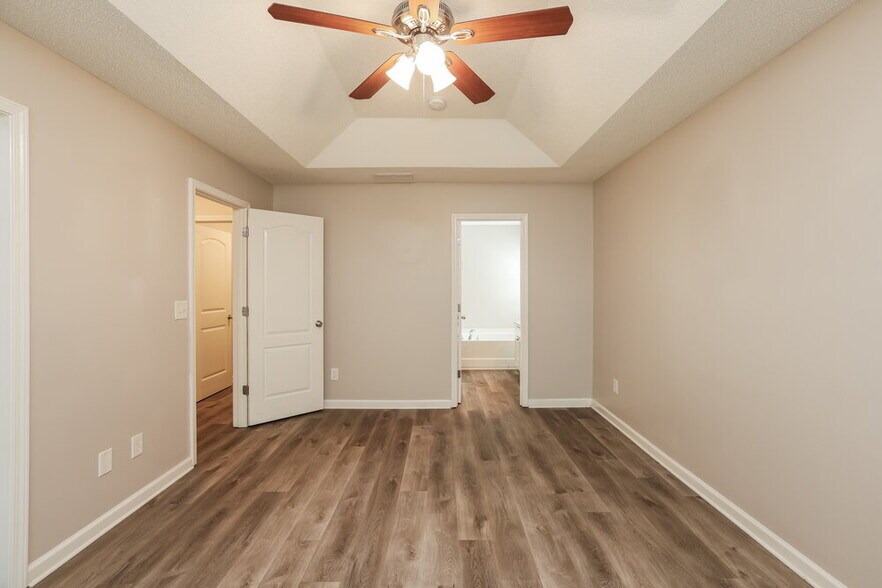 Building Photo - 225 Comet Ct