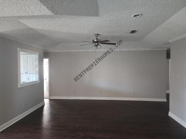 Building Photo - 1805 Dorchester St