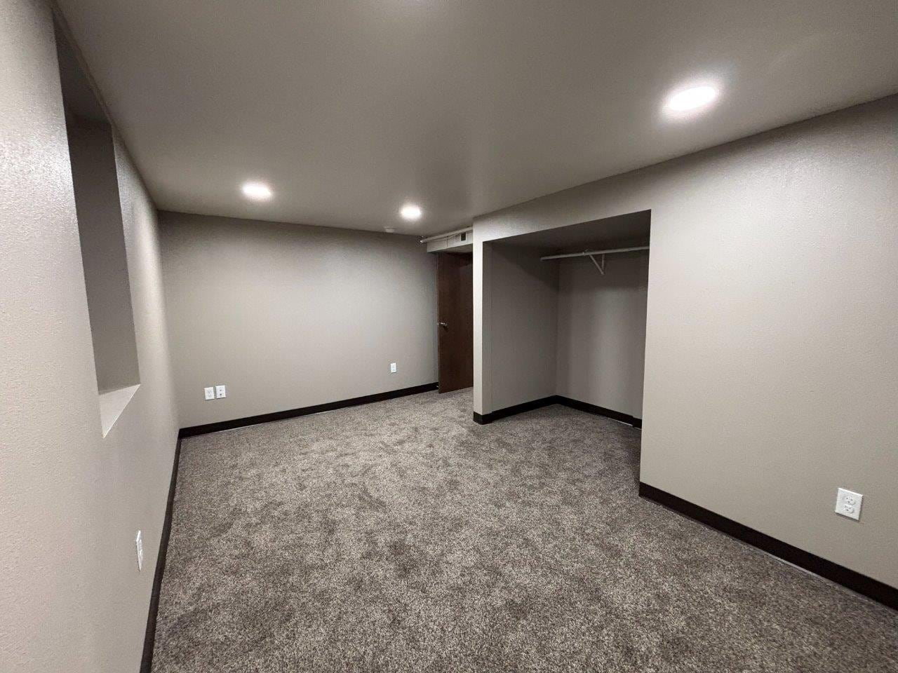 Building Photo - 510 US-14