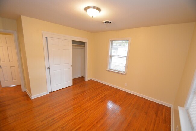 Building Photo - 5709 Windamere Dr