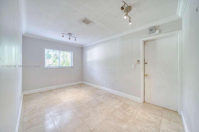 Building Photo - 13220 SW 84th Ave