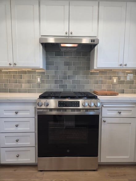 Building Photo - 245 Mesa Dr