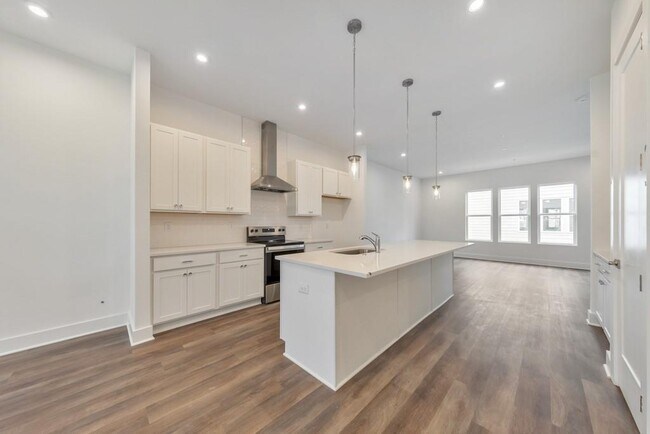 Building Photo - 515 Motivation Cir NW