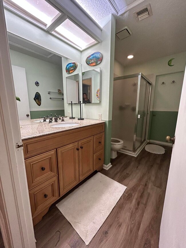 Building Photo - 1593 Hawthorne Pl