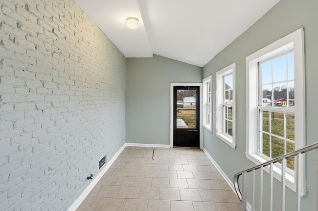 Building Photo - 121 Church of God Rd