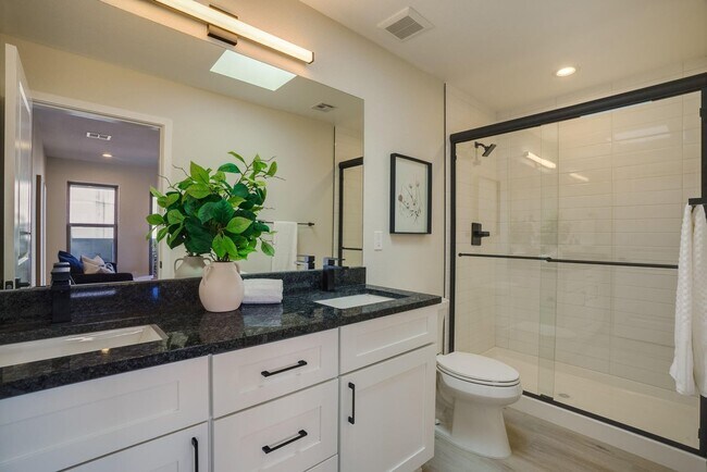 Building Photo - New Townhome in the Far NE Heights
