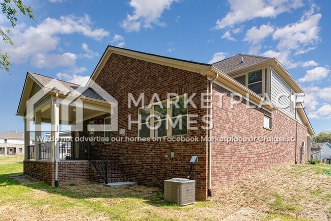 Building Photo - 882 Nightingale Ave