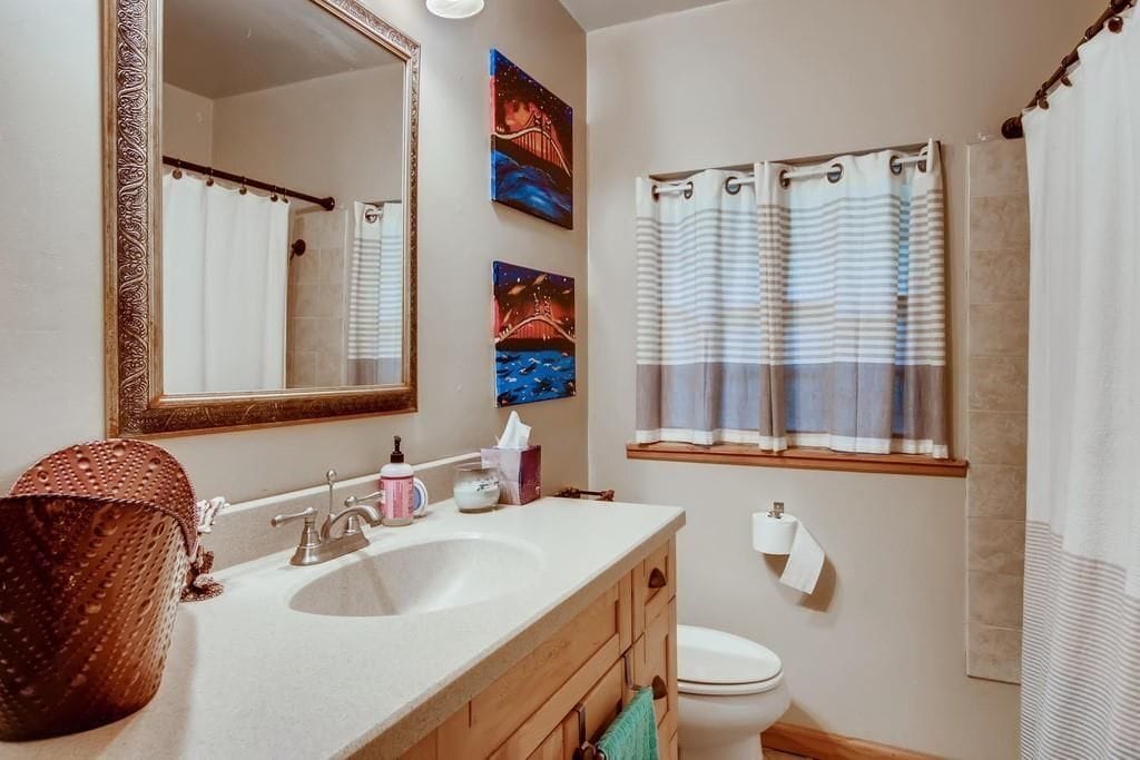 Building Photo - 2050 Sylvania Dr