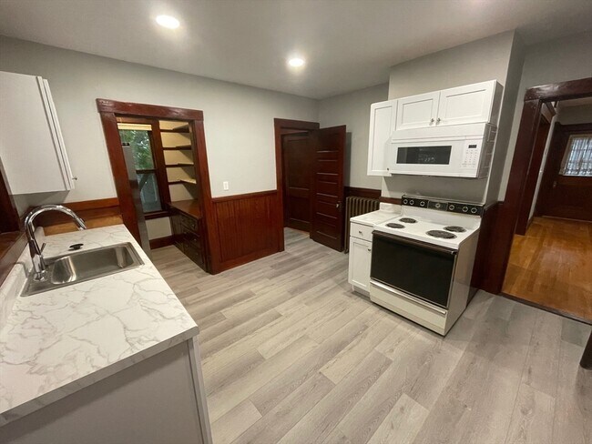 Building Photo - 34 Grafton St