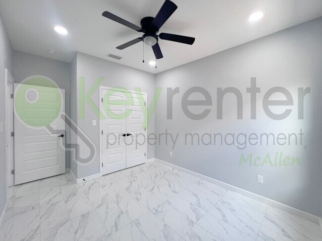 Building Photo - 3bed/2bath Apartment in Edinburg.  Don't M...