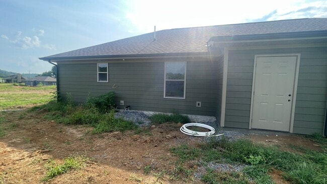 Building Photo - 3883 Holders Grove Rd