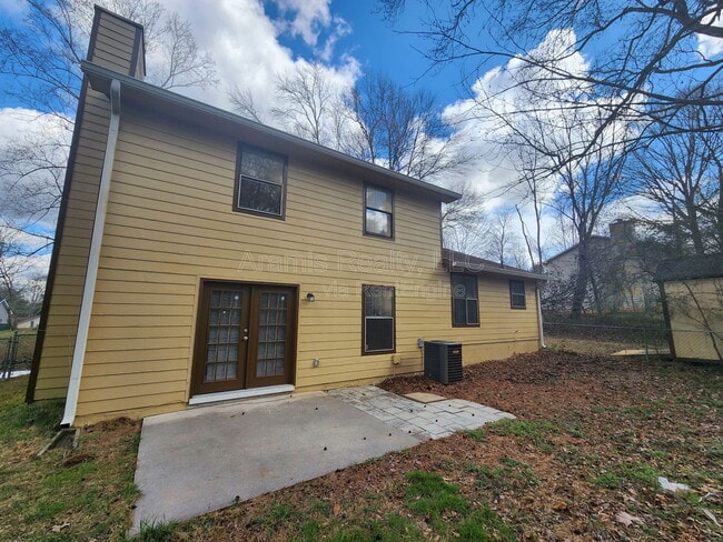 Building Photo - 2990 Carriage Trail