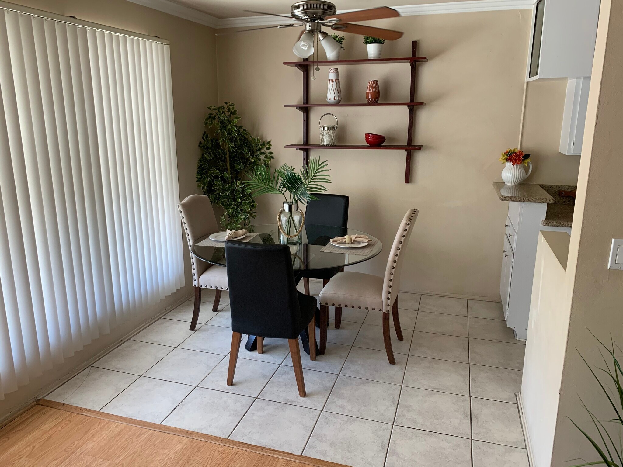 Building Photo - 1221 S Sherbourne Dr