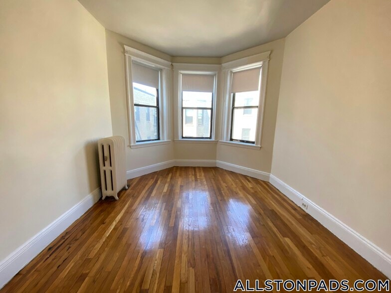 Building Photo - 1144 Commonwealth Ave