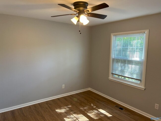 Building Photo - 9802 Dolphin Dr