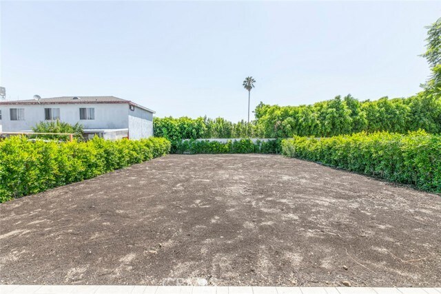 Building Photo - 6426 Varna Ave