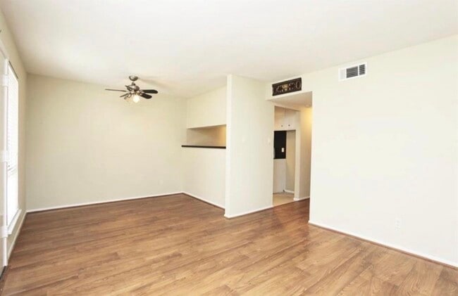 Building Photo - 2515 Shakespeare St