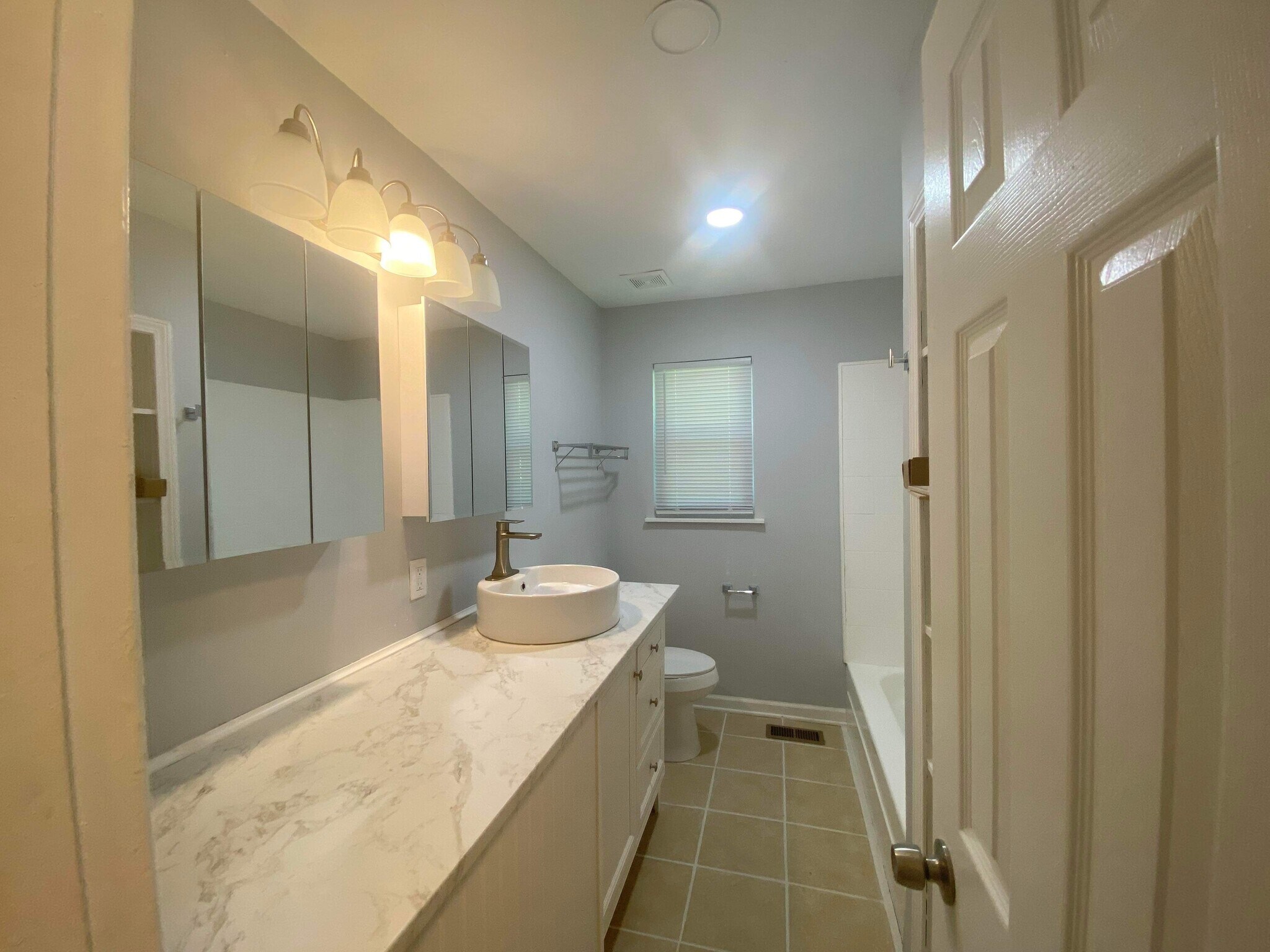 Building Photo - 3607 Oakdale Cir NW