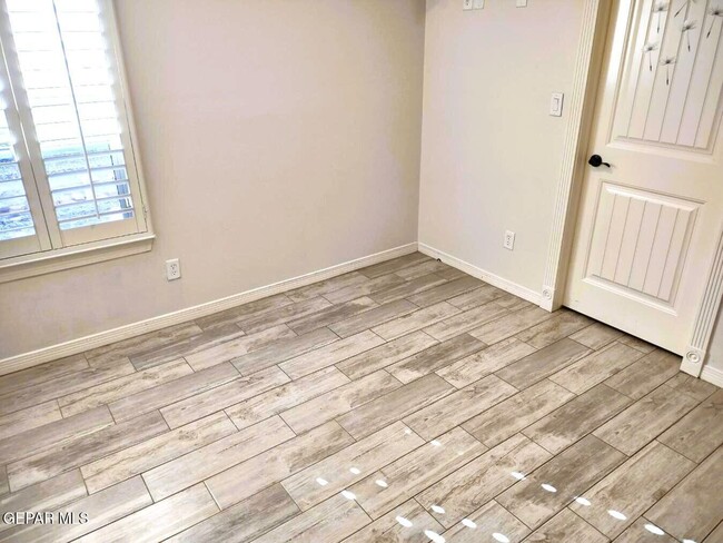 Building Photo - 2828 Bear Rock Pl